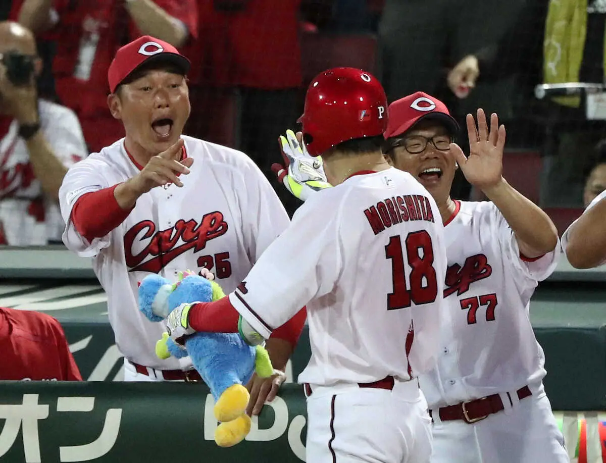 【画像・写真】広島、来たぞ！DeNAに連勝で2・5差接近　森下がマエケン以来の「先発勝利＆決勝弾」新井監督衝撃!?