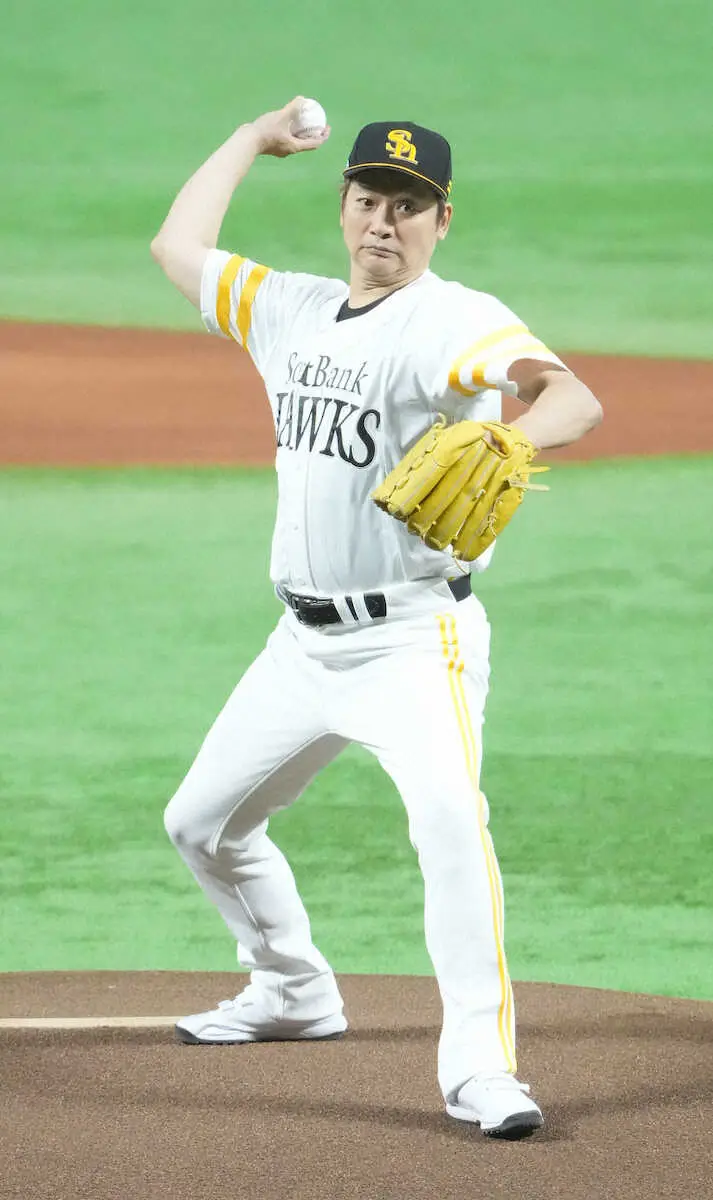 【画像・写真】香取慎吾「野球経験ゼロ」も豪快セレモニアルピッチ！背番405で人生初始球式でノーバン「リアル97点」