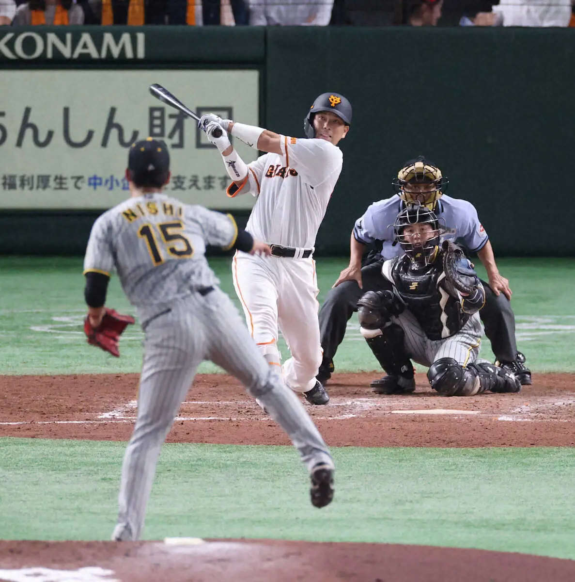 【画像・写真】巨人　5番・大城卓三が同点打！「次の打席も頑張ります」　9勝目狙う戸郷を女房役が援護