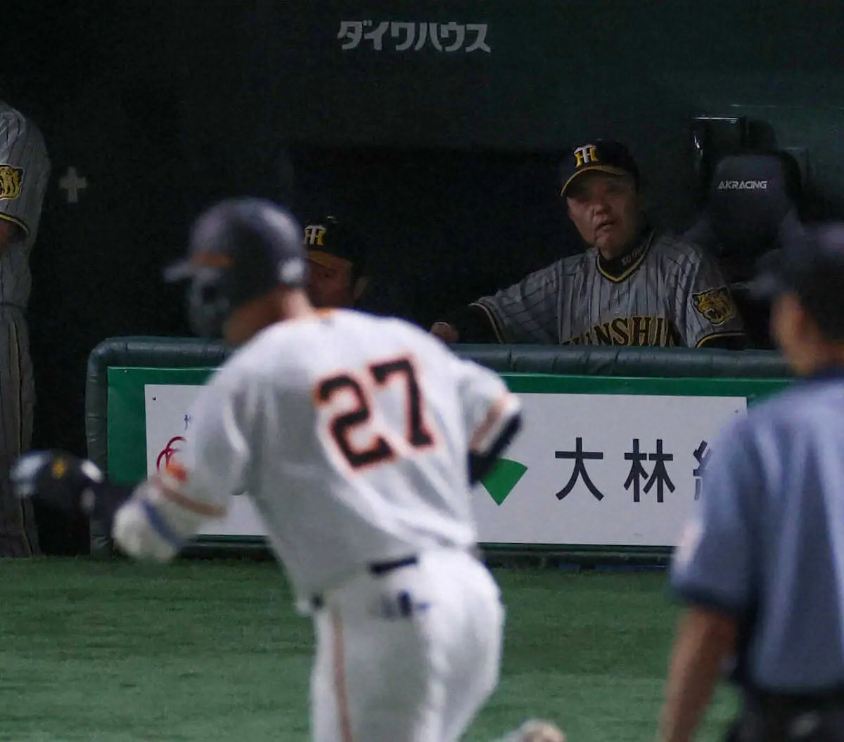 【画像・写真】岡田監督もあ然…阪神　激痛の延長10回サヨナラ負け　西純好投に報いれず　加治屋が痛恨被弾で決着