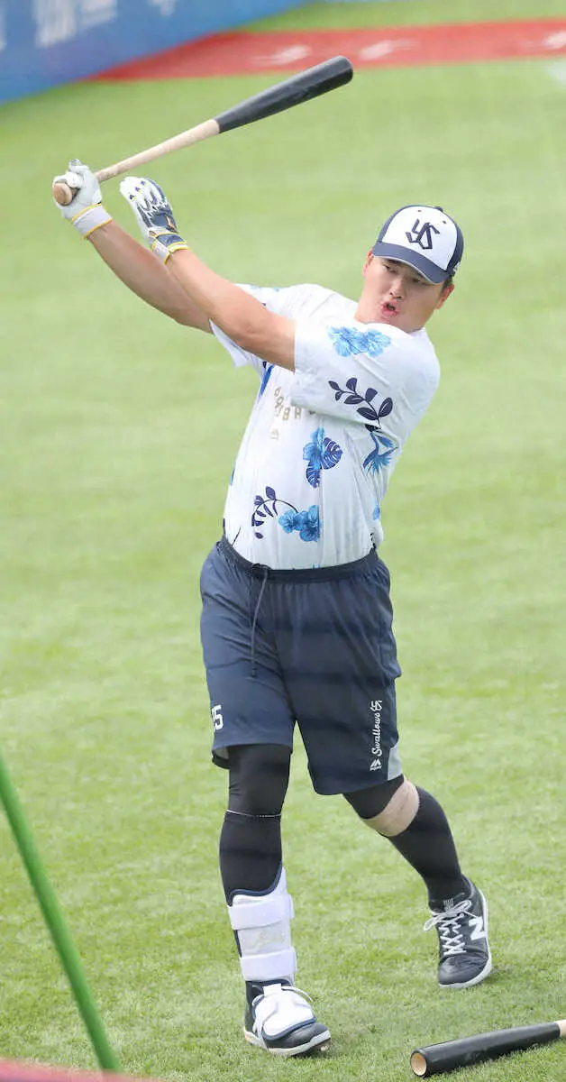 【画像・写真】ヤクルト　村上が今季初めてスタメン外れる　前日守備で左膝強打　山田が4年ぶり4番