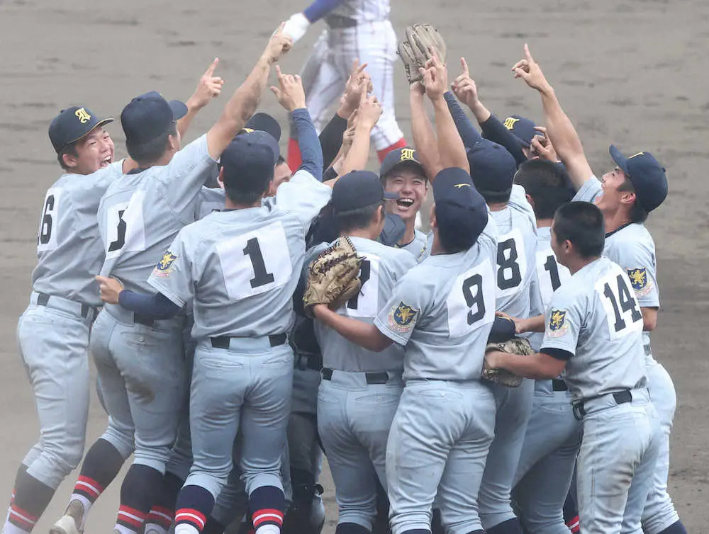 【画像・写真】2022年、夏の甲子園で初優勝を飾った仙台育英ナイン