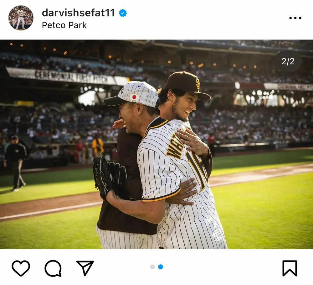 【画像・写真】パドレス・ダルビッシュ　「最高の球が来て感動」　渡辺謙始球式で捕手役、見事なストライク投球に