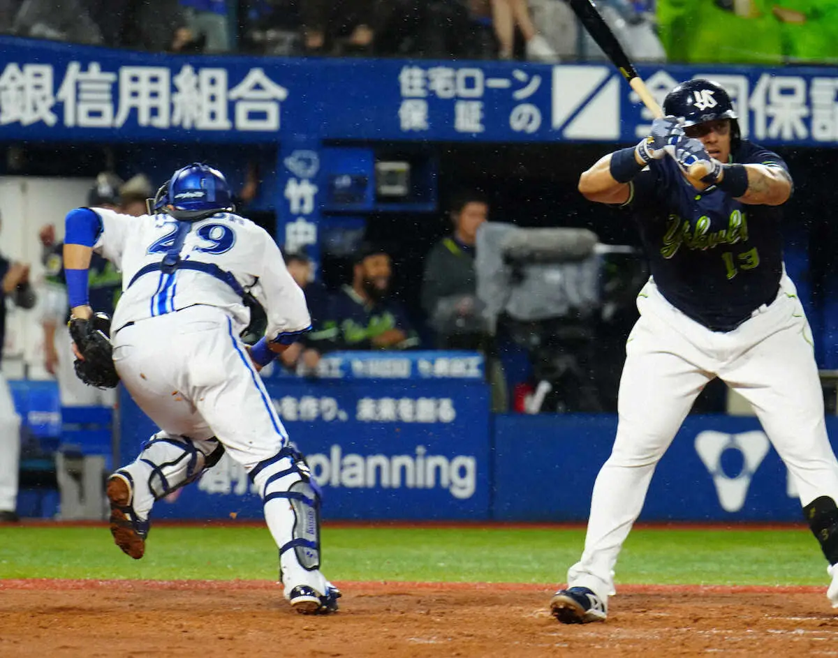 【画像・写真】DeNA　12回痛恨の捕逸で連敗　6日は中4日でバウアーが先発