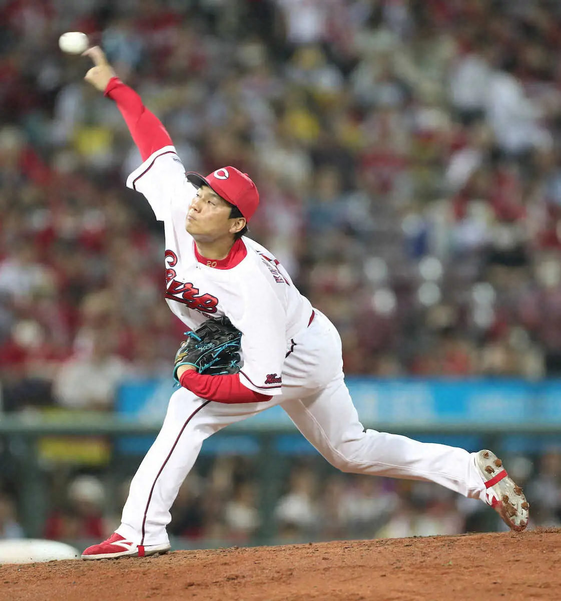 【画像・写真】広島・栗林上がってきた～9回に登板し3者連続三振