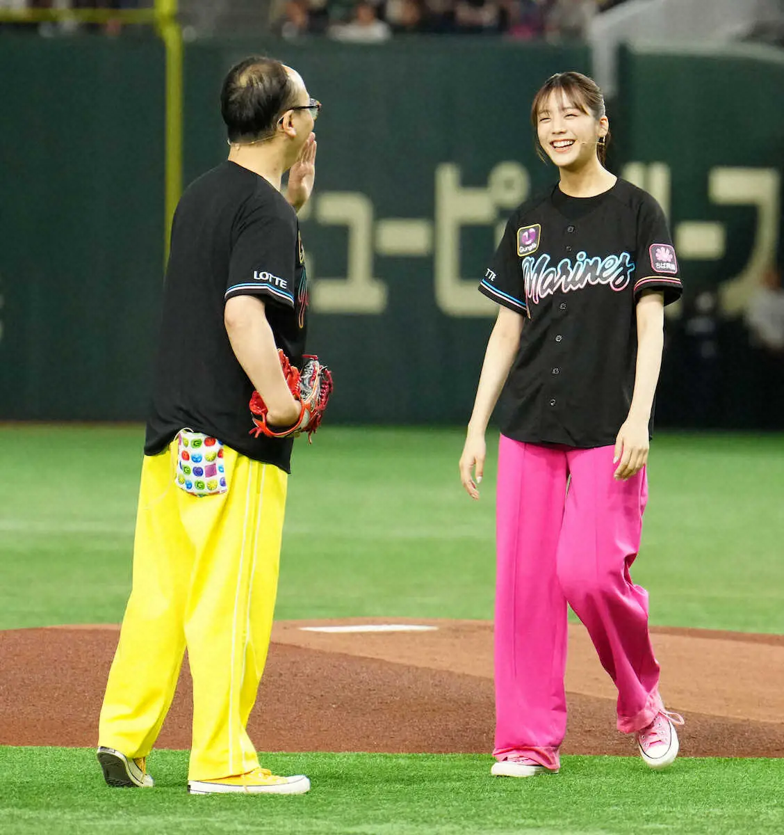 【画像・写真】ロッテ大好きトレンディエンジェルたかしが“剛速球ストライク”　東京ドームが喝采