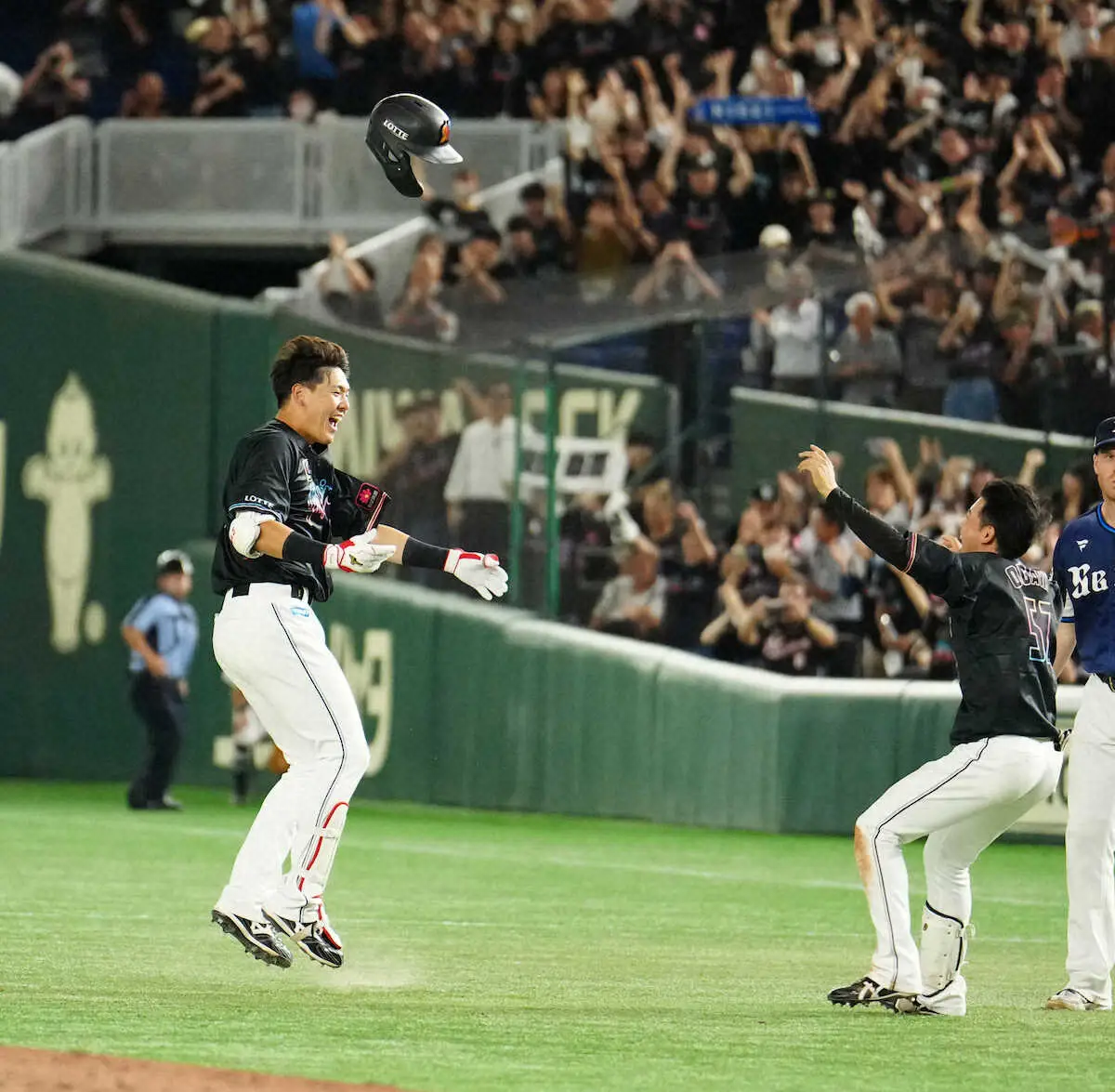 【画像・写真】ロッテが延長10回サヨナラ3連勝！安田が自身初劇的安打　8回ポランコ同点弾、石川慎吾は中前打デビュー