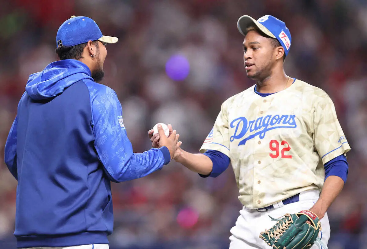 【画像・写真】中日・マルティネス　“緊急登板”でメヒア来日初勝利守る　開幕から28試合目、防御率0・00も守る