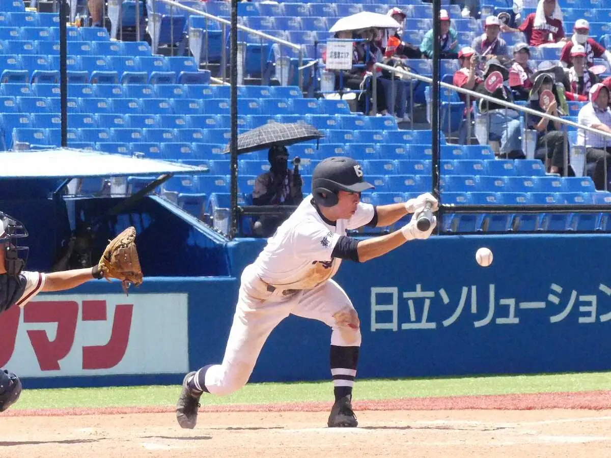 【画像・写真】東大志望の主将が投打に渡って活躍　ペンとバットで二刀流　9回サヨナラ呼ぶ送りバント