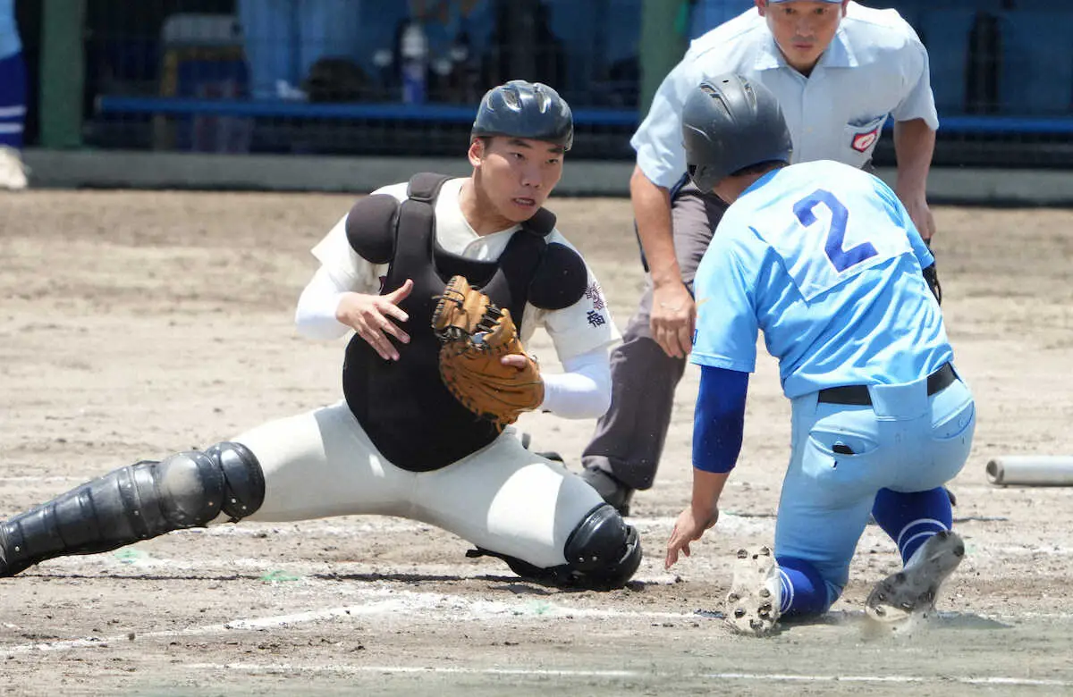 【画像・写真】父は元ダイエー選手の東筑・大越　エースを好リードで4回戦へ　先月亡くなった祖父のためにも甲子園狙う