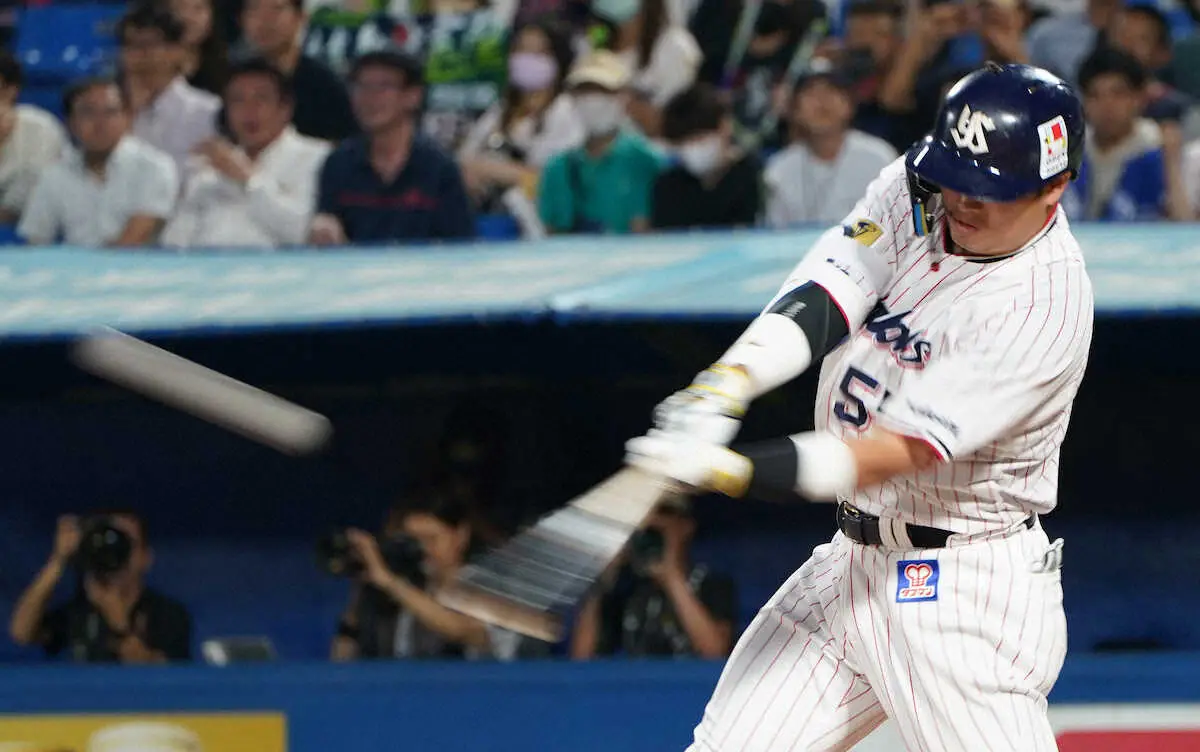 【画像・写真】ヤクルト・村上　復調の兆し2戦連発15号　高津監督も評価「弾道は低かったけど、いい打球だった」