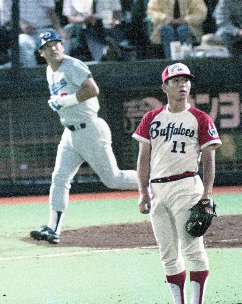 【画像・写真】1990年7月25日、2回2死一塁、野茂から逆転２ランを放った落合