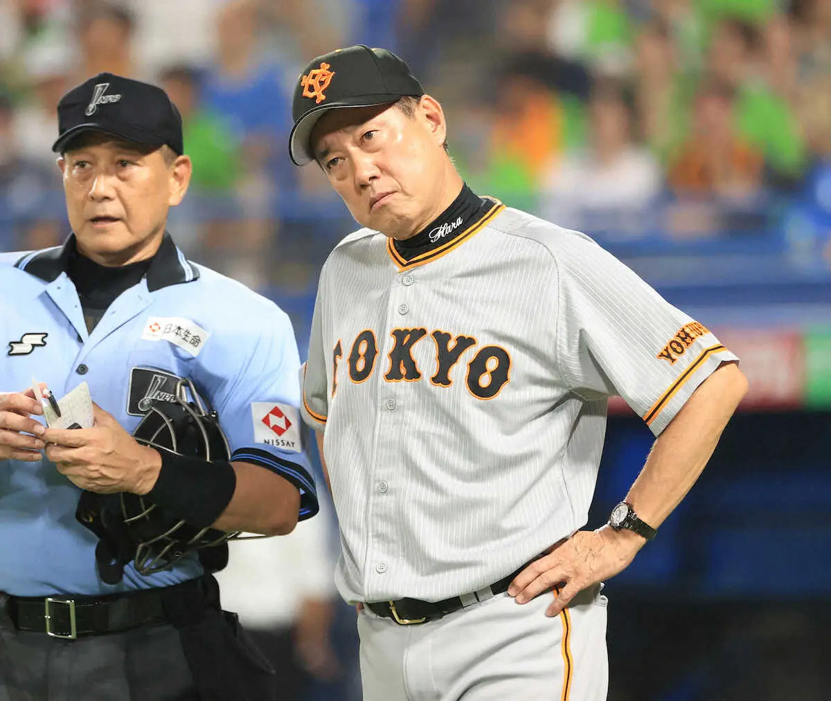 【画像・写真】巨人・原監督が“奇策”門脇の打席途中に代打・中田翔　代走・中山がけん制に挟まれアウトには苦笑い