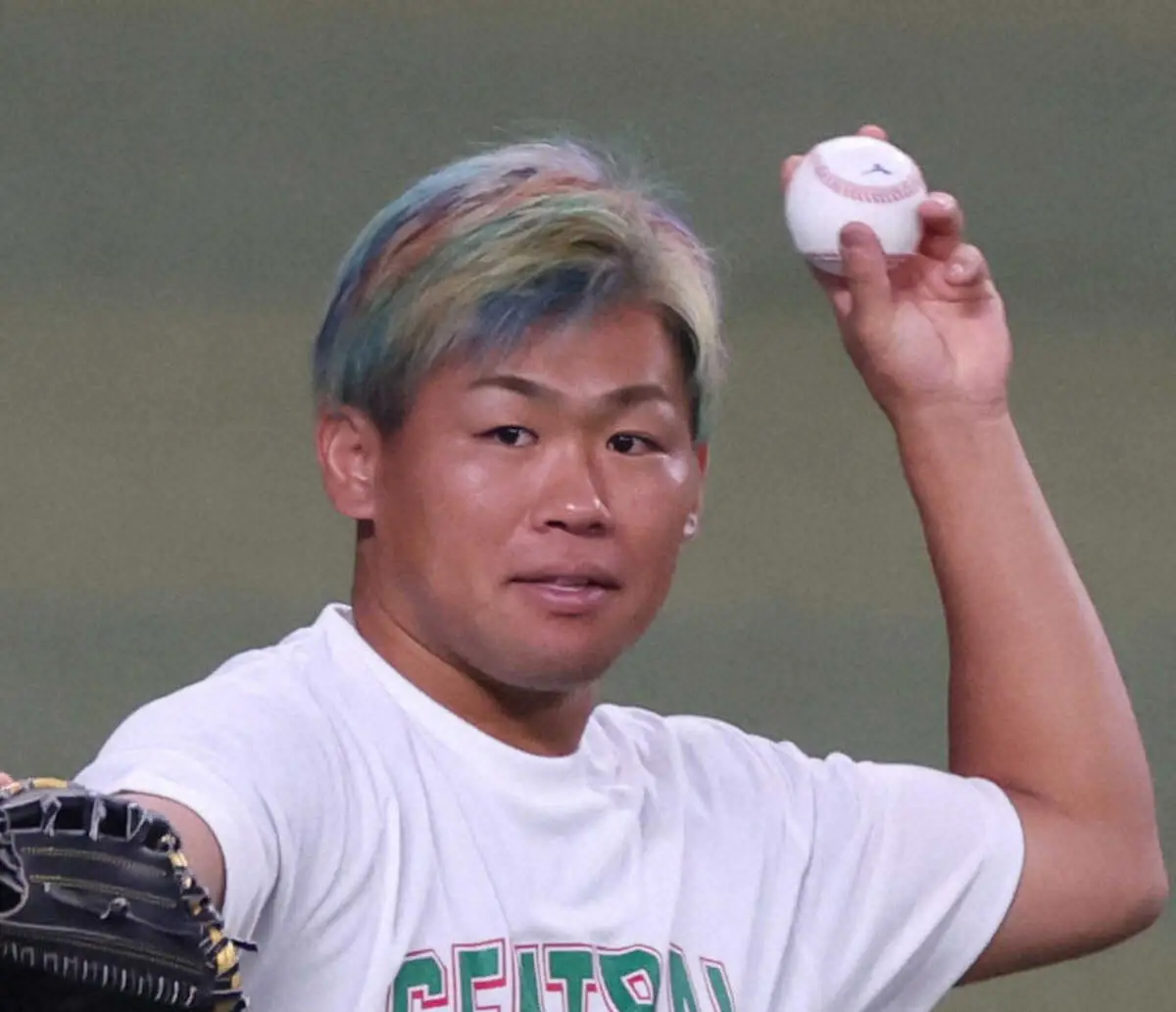【画像・写真】【球宴】ヤクルト・田口　超ド派手“12球団カラー”特別ヘア披露！2日間限定、準備に計2日6時間超