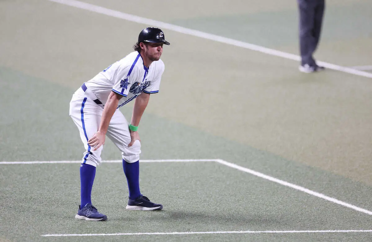 【画像・写真】【球宴】バウアーが三塁コーチャーに！「腕をぶん回す姿が見たかった」ベンチでは“バウアー塾”も