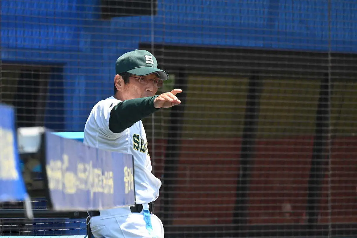【画像・写真】名将・専大松戸の持丸監督　投手起用が変幻自在な理由は？