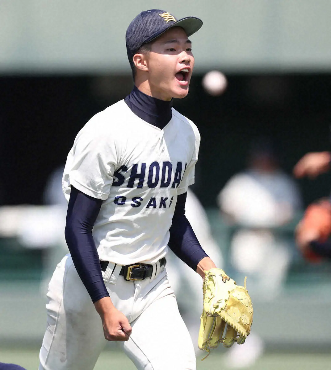 【画像・写真】大商大高　0―4から逆転勝ち　板倉が魂のロング救援「強気でいくしかなかった。真っすぐで押せました」