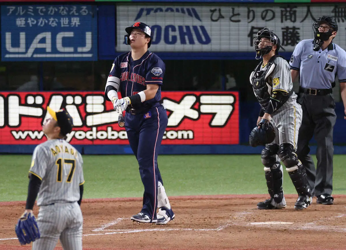 【画像・写真】ヤクルト・村上　完全復調の証パフォ披露！6戦5発の17号で4連勝導く
