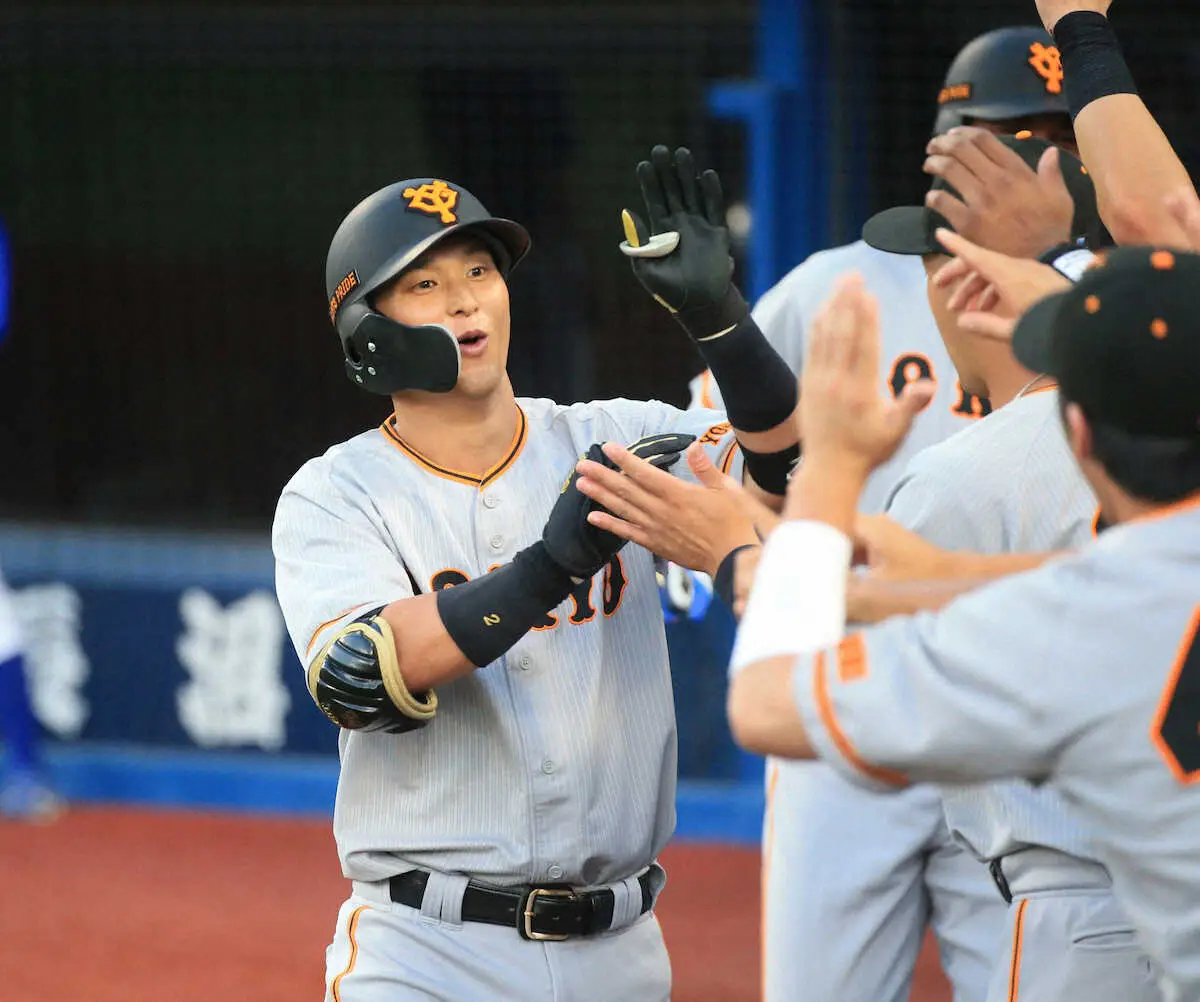 【画像・写真】巨人　後半戦連勝発進で勝率5割復帰！　吉川2戦連発、秋広は4戦連発　メンデス7回零封2勝目
