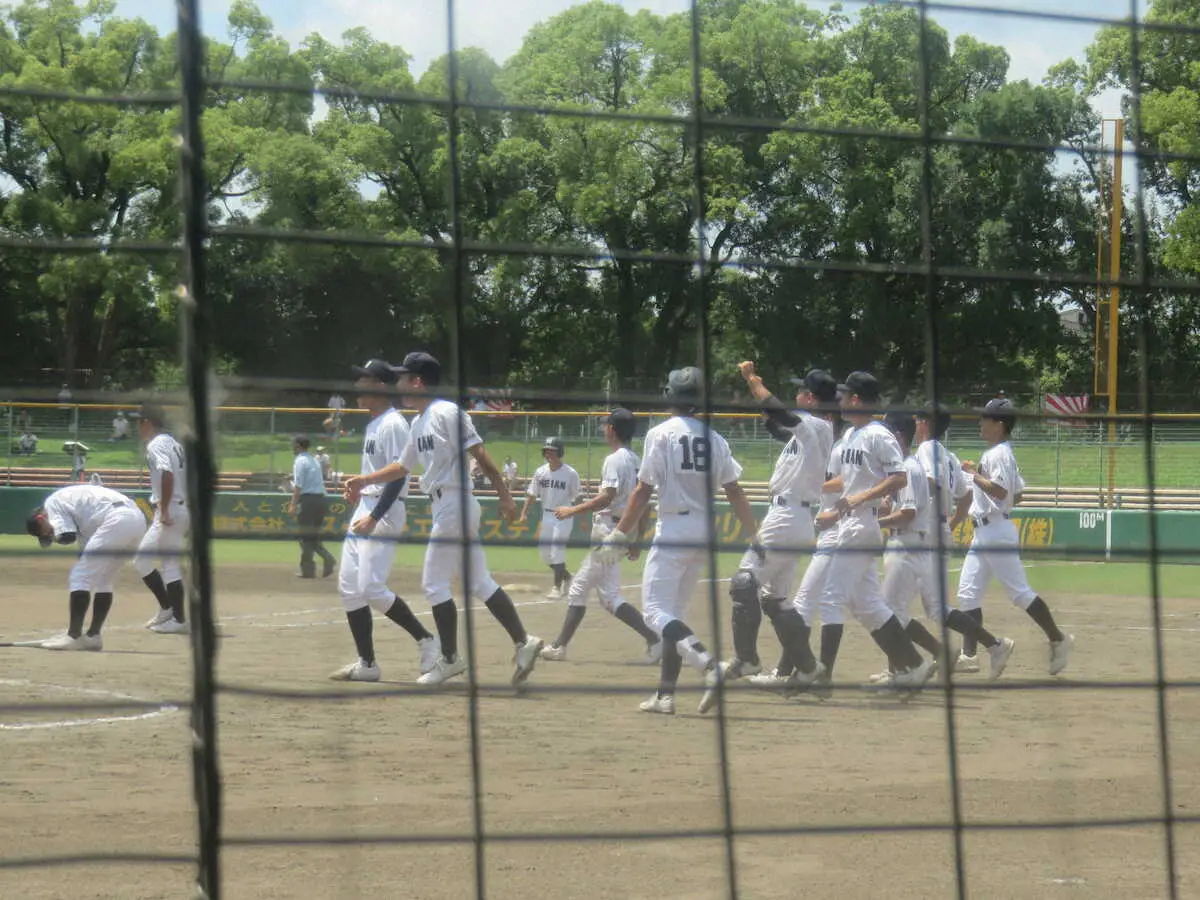 【画像・写真】龍谷大平安ミラクル4強　ノーノー負け寸前あと1人から同点！延長10回劇勝　原田監督「今までにない」