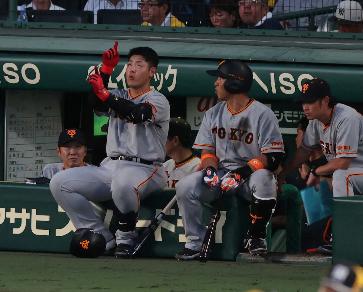 【画像・写真】巨人・亀井コーチ「チャンスでは自分で景色を変えちゃっているのかもしれない」　9安打も2点で敗戦