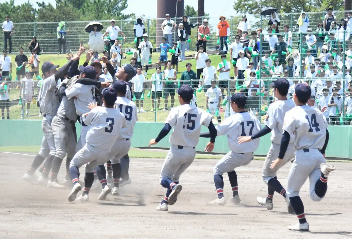 【画像・写真】立正大淞南　11年ぶり夏切符　先発・山下、日野と雪辱の零封継投「1年間ずっと悔しい思いをしてきた」