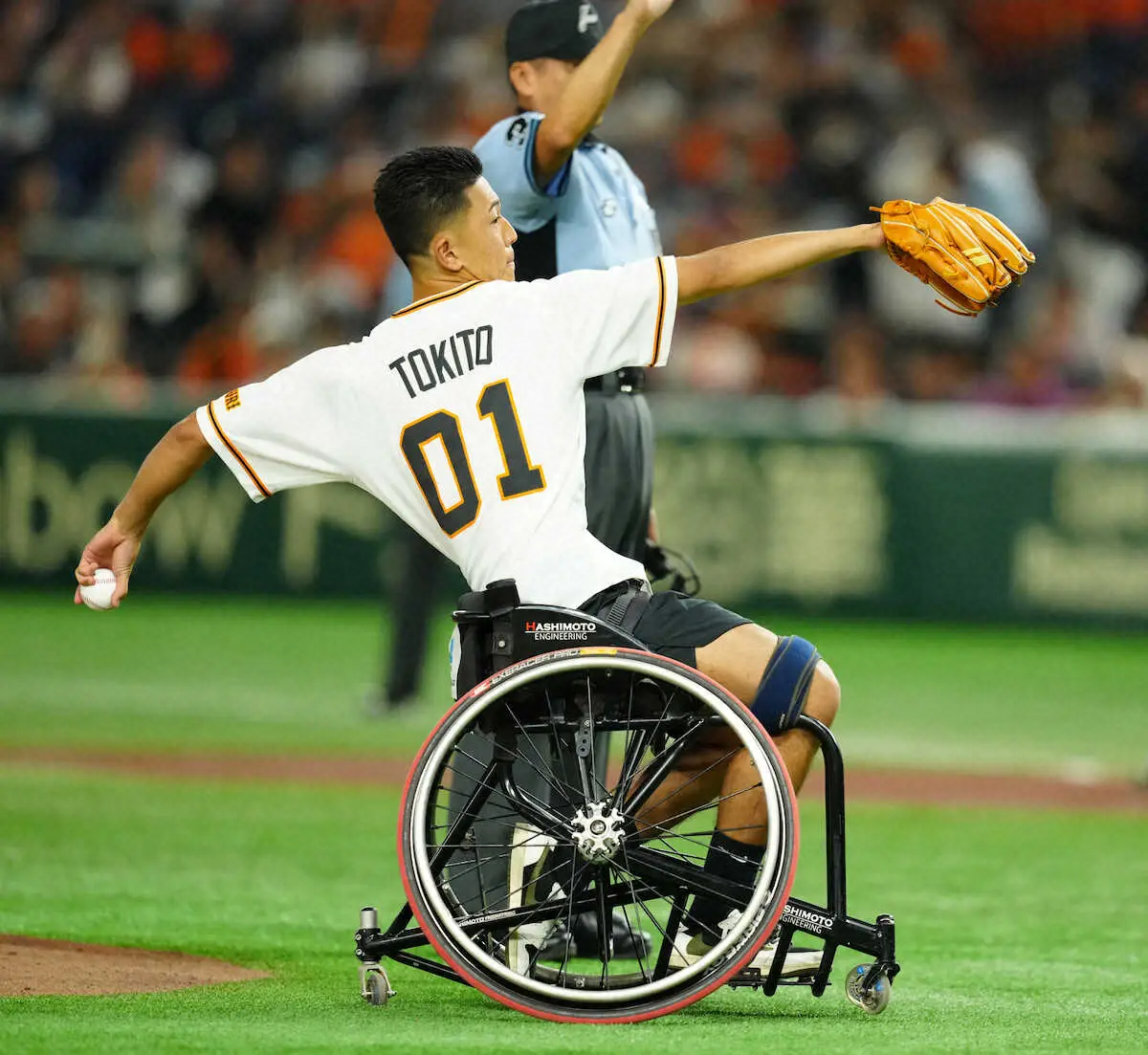 【画像・写真】プロ車いすテニス選手の小田凱人が巨人―中日戦で始球式「まさかワンバウンドとは…」美フォームに沸く