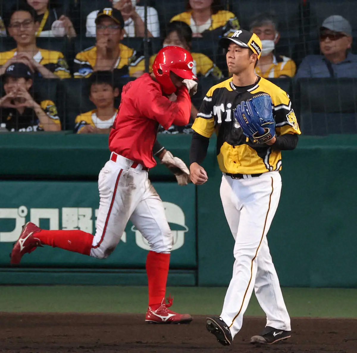 【画像・写真】首位攻防戦で阪神にあったミス　広澤氏「無警戒だね」青柳―大山の連係を指摘　近本にも走塁で