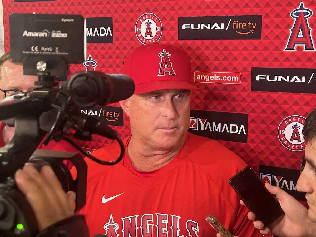 【画像・写真】ネビン監督