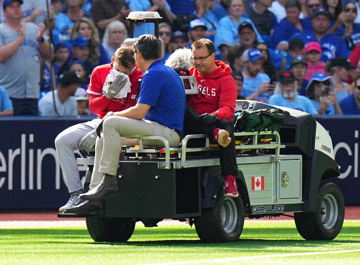 【画像・写真】大谷翔平　ウォードの顔面死球に小刻みに首振りぼう然…　待望先制点も痛すぎるアクシデント