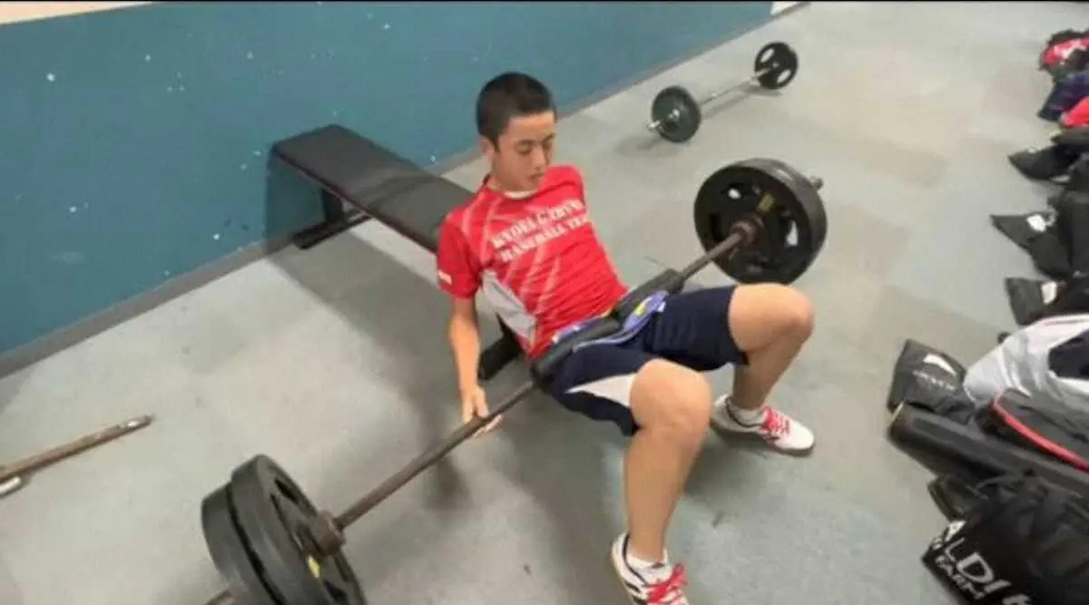 【画像・写真】共栄学園ムキムキ「肉体革命」で甲子園 　先発全員ベンチプレス100キロ超!週3回ボール使わず筋トレ