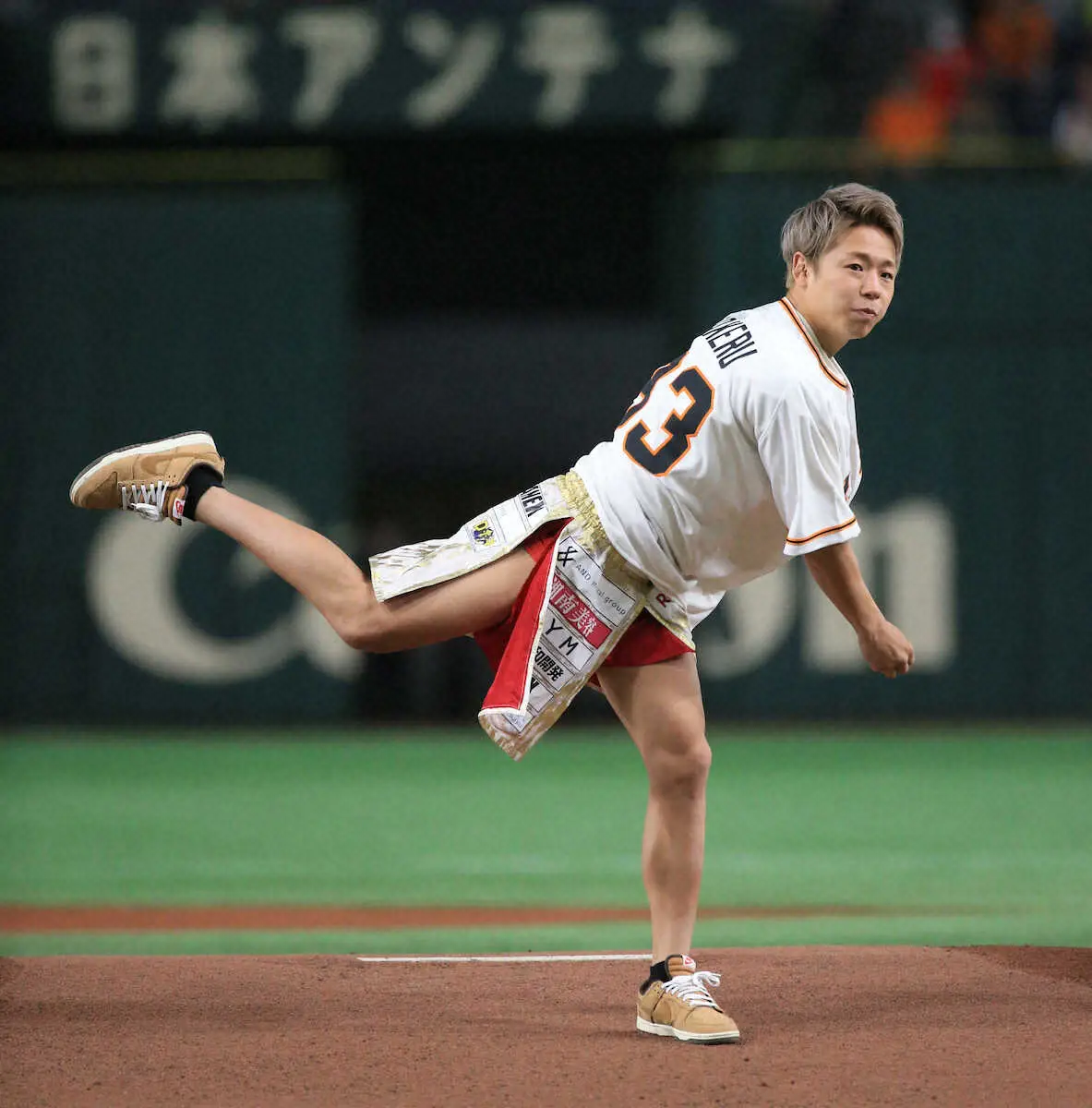 【画像・写真】武尊が巨人―ヤクルト戦で始球式　昨年超え110キロにガッツポーズ