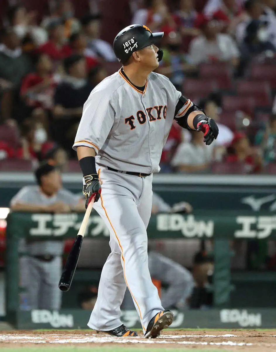 【画像・写真】巨人・中田　地元・広島で「詰まった一日」300号　特別な日「8・6」に代打で史上45人目快挙