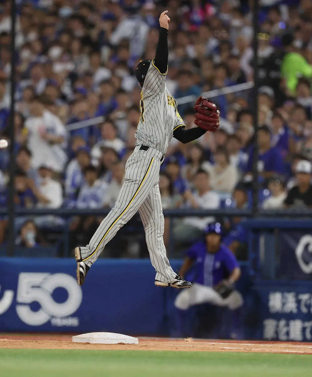 【画像・写真】阪神・岡田監督　ミス連発で怒り心頭「考えられへんよ」　怒気にじませ会見打ち切り