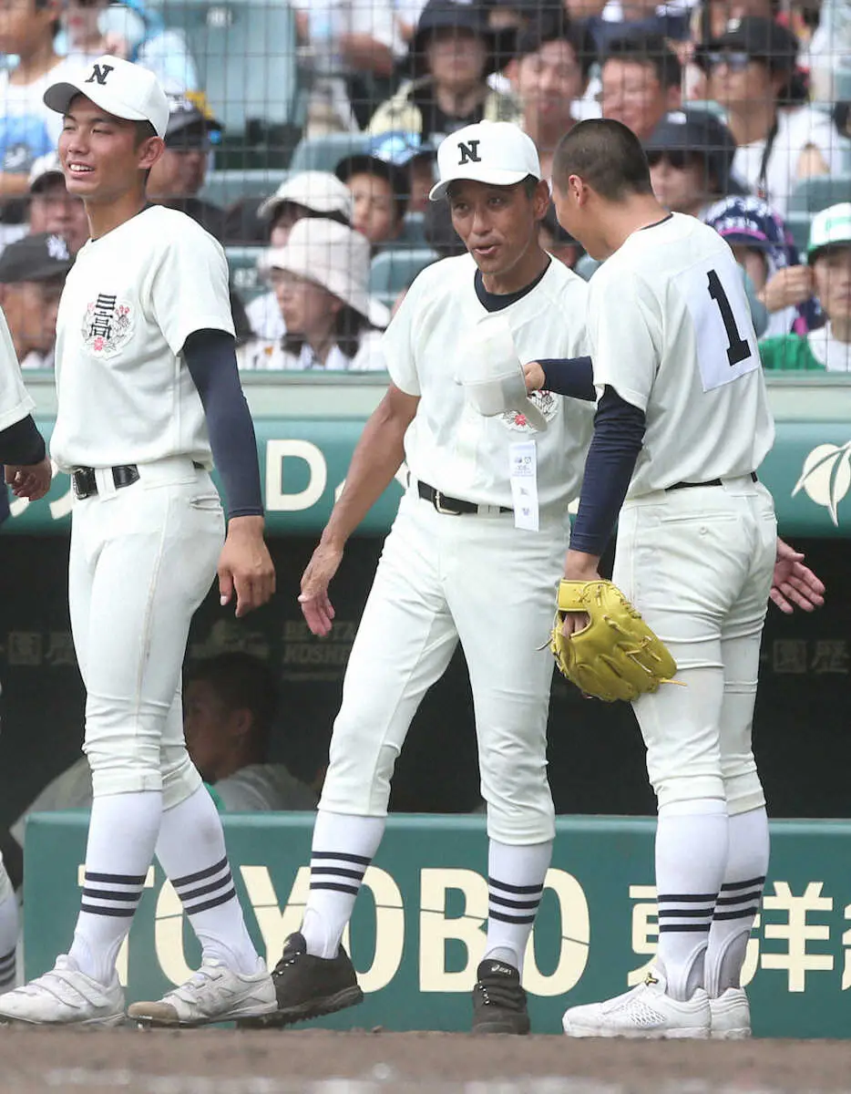 【画像・写真】【甲子園】日大三・安田　完封一番乗り！「人生を変えてもらった恩人」三木監督に5年ぶり夏勝利贈る
