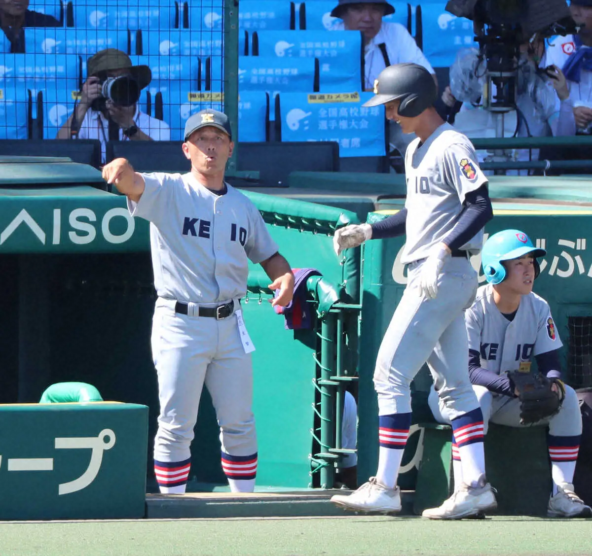【画像・写真】【甲子園】慶応・森林監督「準備してきたものが発揮できた」9回は「甲子園の魔物、アウェーも感じられた」