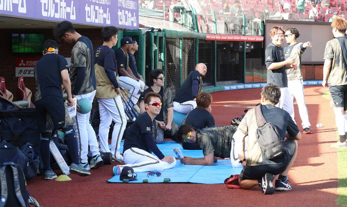 【画像・写真】楽天―オリックス戦の試合開始が1時間遅れる　野球道具の到着が遅れるアクシデントが原因