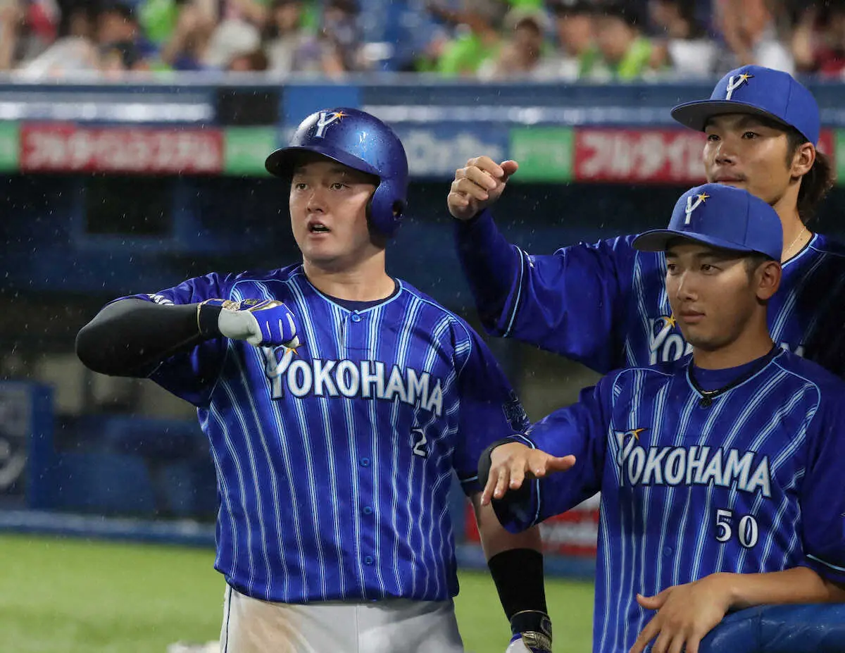 【画像・写真】DeNA牧　リプレー検証で21号ソロ、8試合連続打点に　どこまで続く？球団記録は43年前の9試合連続