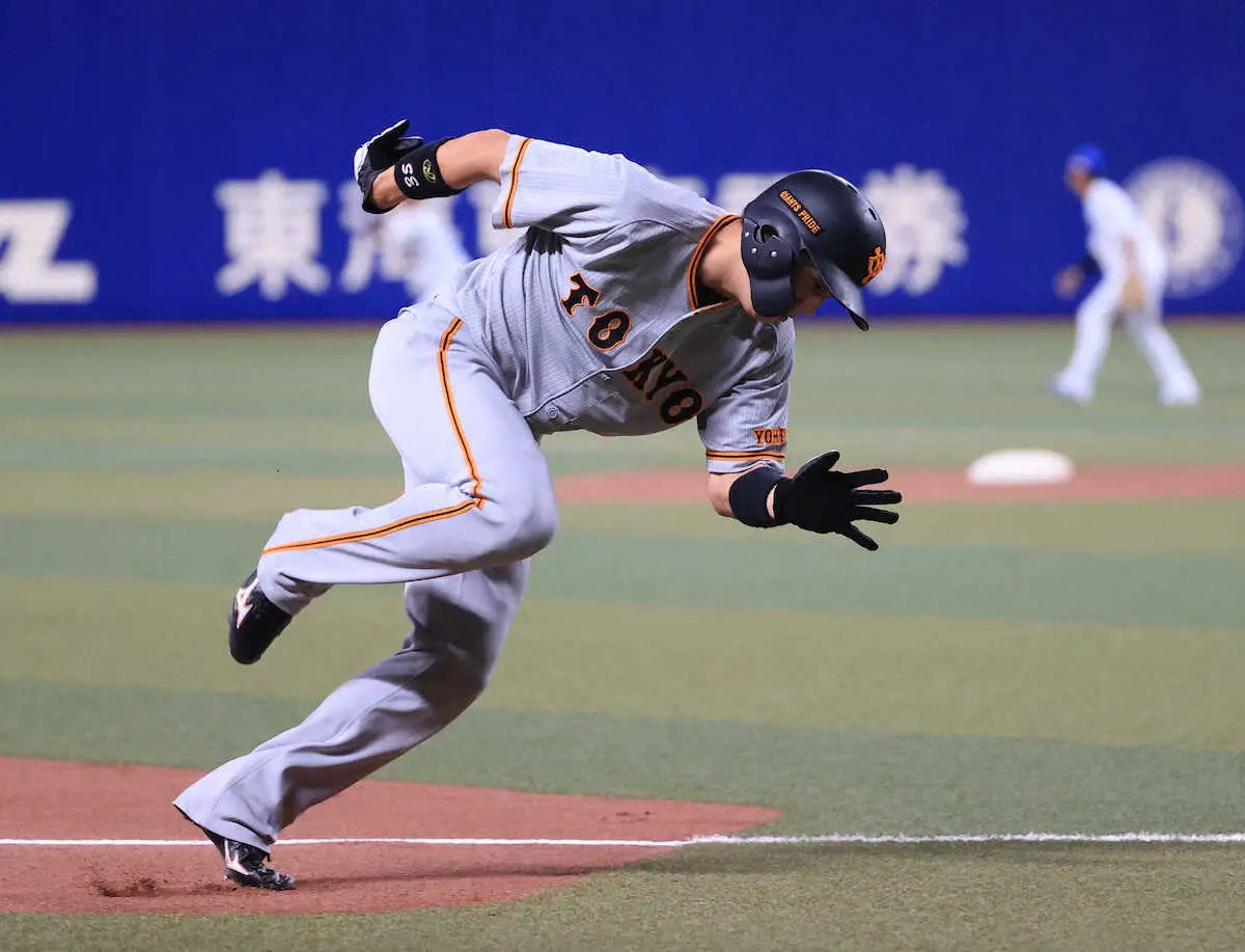 【画像・写真】巨人・中田翔さすがの存在感！4戦ぶりスタメンで「がむしゃら」同点二塁打　“弟子”秋広の安打に続く