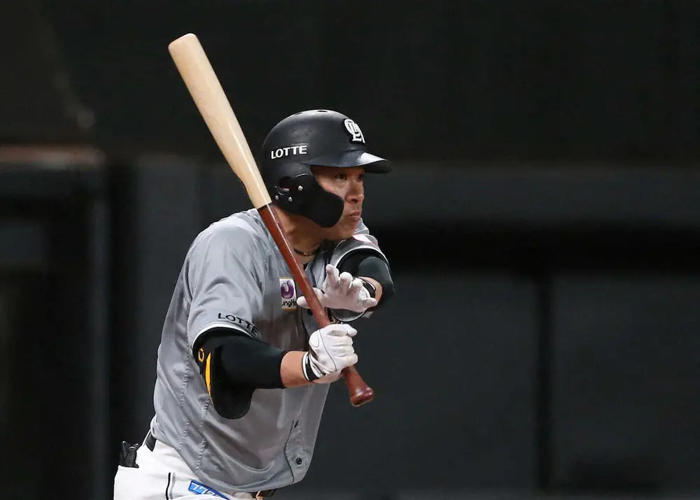 【画像・写真】ロッテ50年ぶり代打逆転サヨナラ弾の角中、7月度「スカパー！サヨナラ賞」受賞