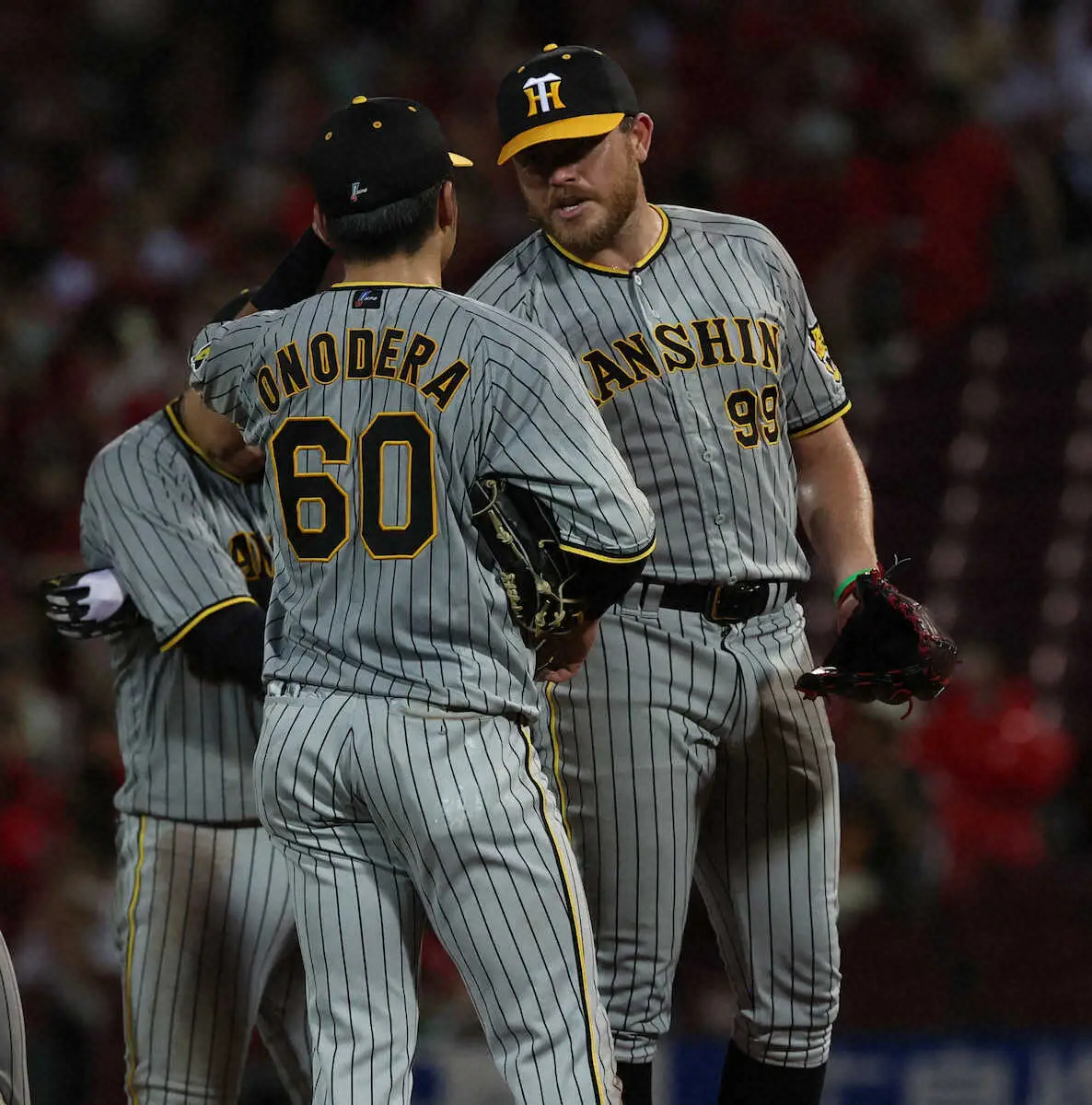 【画像・写真】阪神　先発ビーズリーが4回途中でKO　M点灯の勢いに水差す