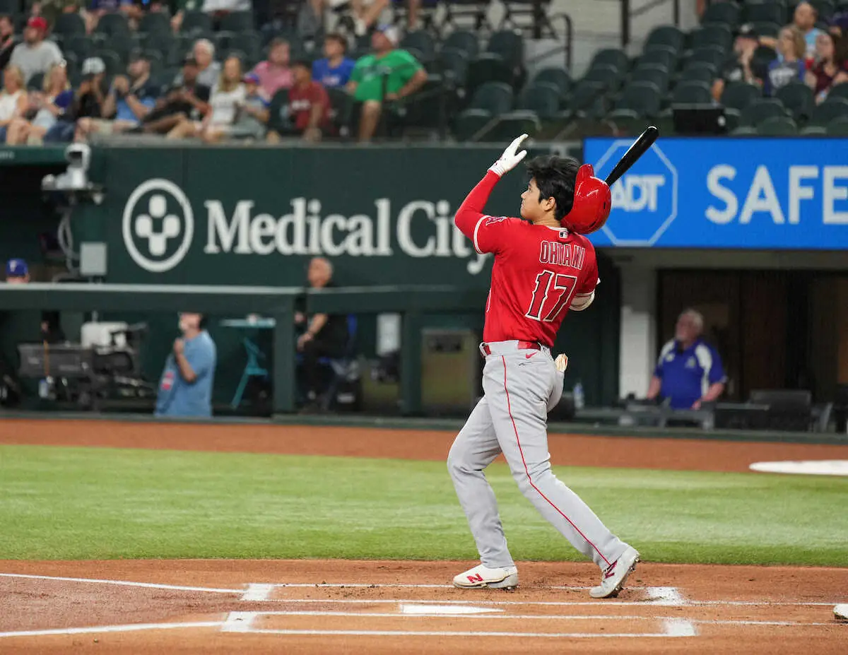 【画像・写真】大谷翔平　42号はノーヘル弾　豪快スイングでぶっ飛んだ！髪なびかせて走る姿はまさにユニコーン