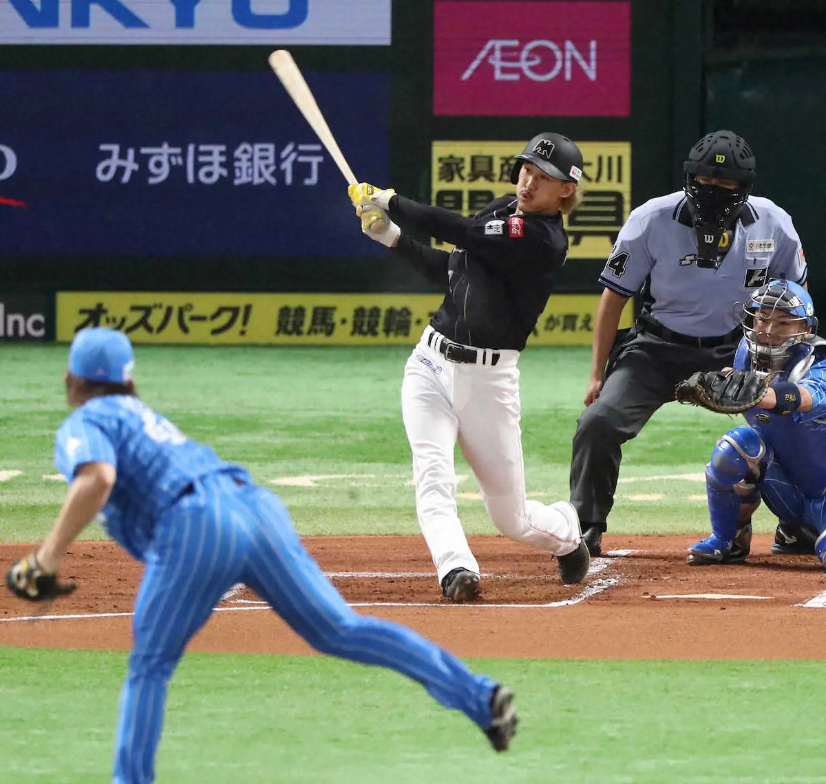 【画像・写真】ノーノーから流れ来た！ソフトB・三森が先頭弾　サファテ氏声出しで発奮「明るくなって流れ持っていけた」