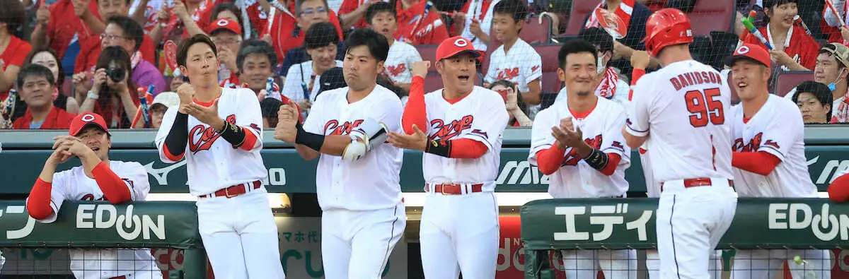 【画像・写真】なぜだ…巨人投手陣がデビッドソンに2戦連続被弾　14本中8本が巨人戦　5番に上げた新井監督満面笑み