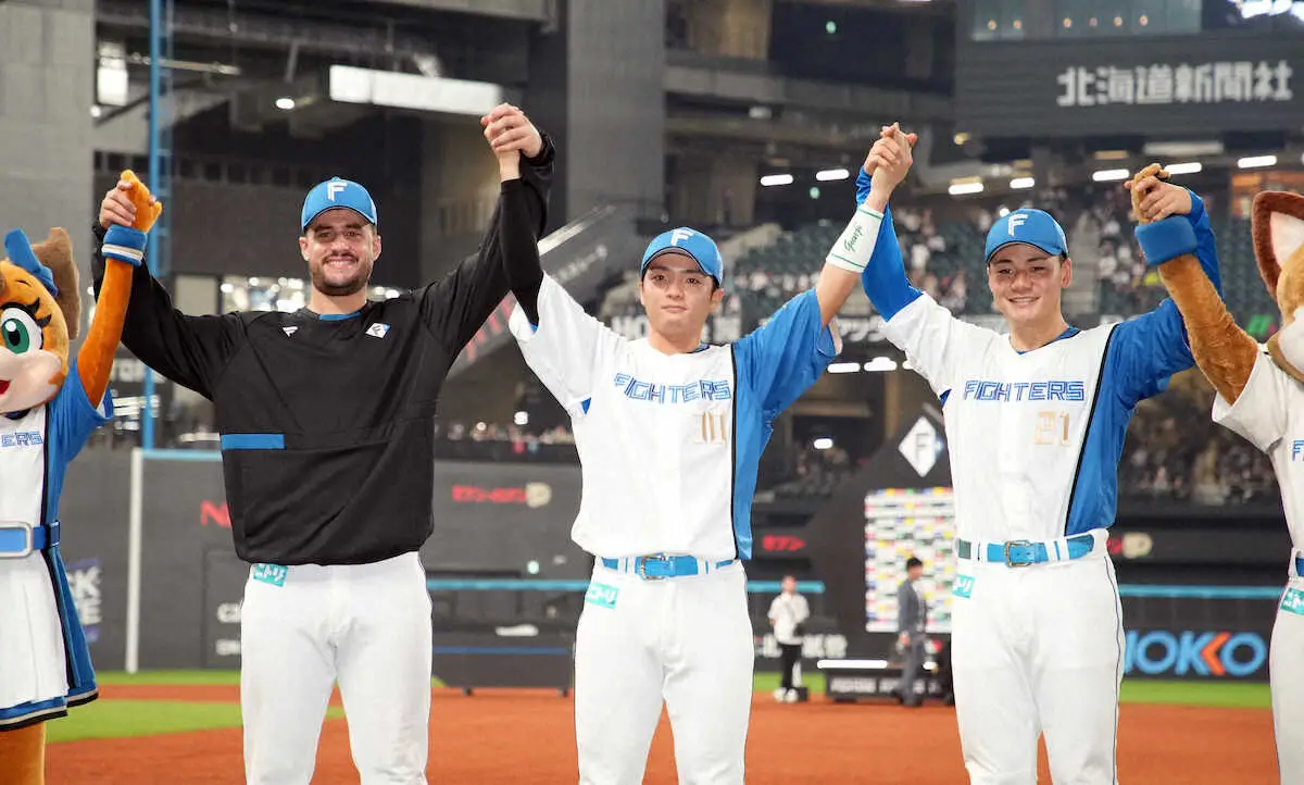 【画像・写真】日本ハム・マルティネス、7球粘ってV打　「凄い幸せ」2発の郡司と元中日コンビでお立ち台