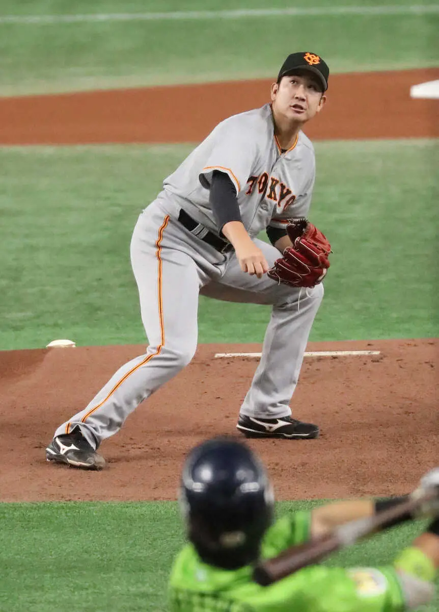 【画像・写真】巨人・岡本和真　いきなり“危ねぇ”好プレー！　緊急先発の菅野を盛り立てる