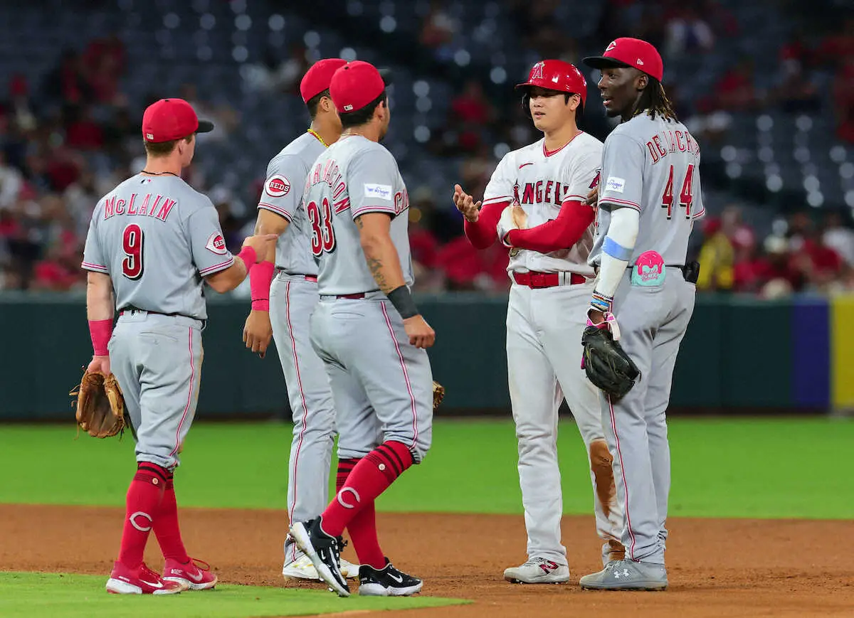 【画像・写真】大谷翔平　Wヘッダーで2試合連続安打！右翼線二塁打で打率・305、第1戦は「腕の疲労」3回途中交代
