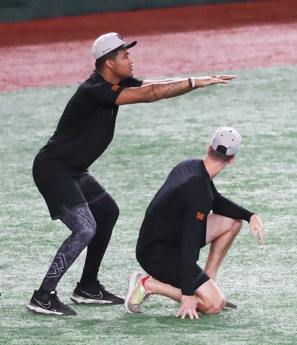 【画像・写真】巨人グリフィン、頭部打撲で登録抹消　前日に打球が頭部直撃し先発回避　練習にはヘルメット姿で登場