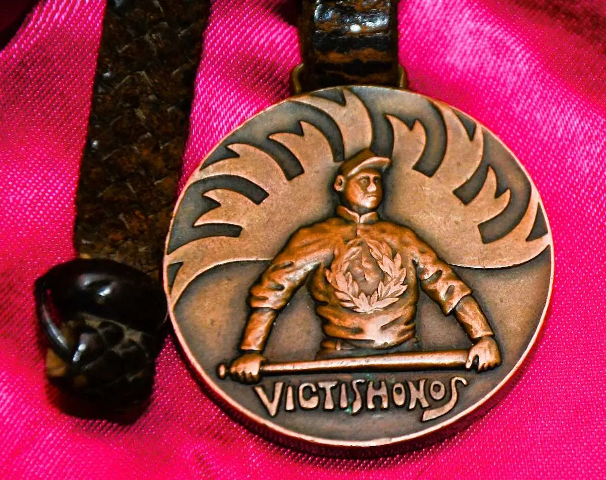 【画像・写真】【内田雅也の広角追球】新鮮に映った仙台育英の拍手　第1回大会からあった勝者をたたえる「潔き敗者」