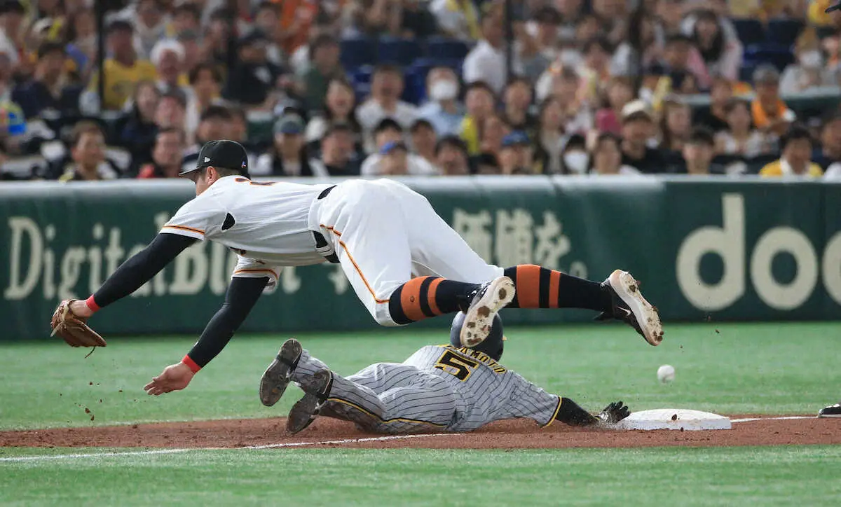 【画像・写真】阪神　東京D7連勝へ！ラッキーな2点目　死球→ボーク→捕逸→失策　近本無安打で“何もせず”生還